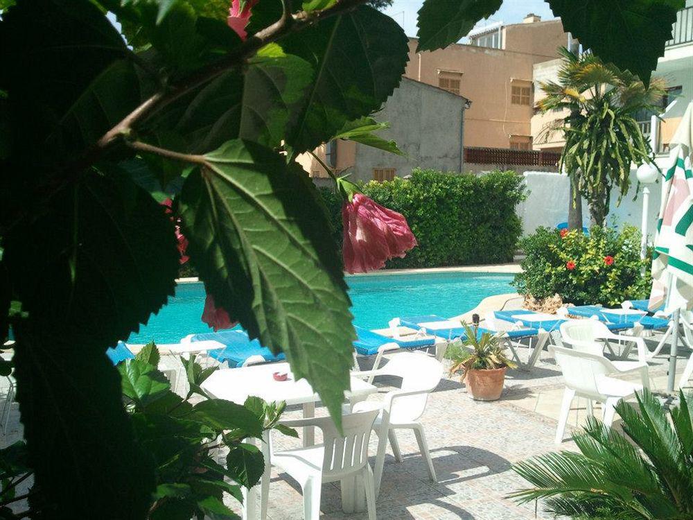 Hostal Casa Bauza Cala Ratjada  Exteriör bild
