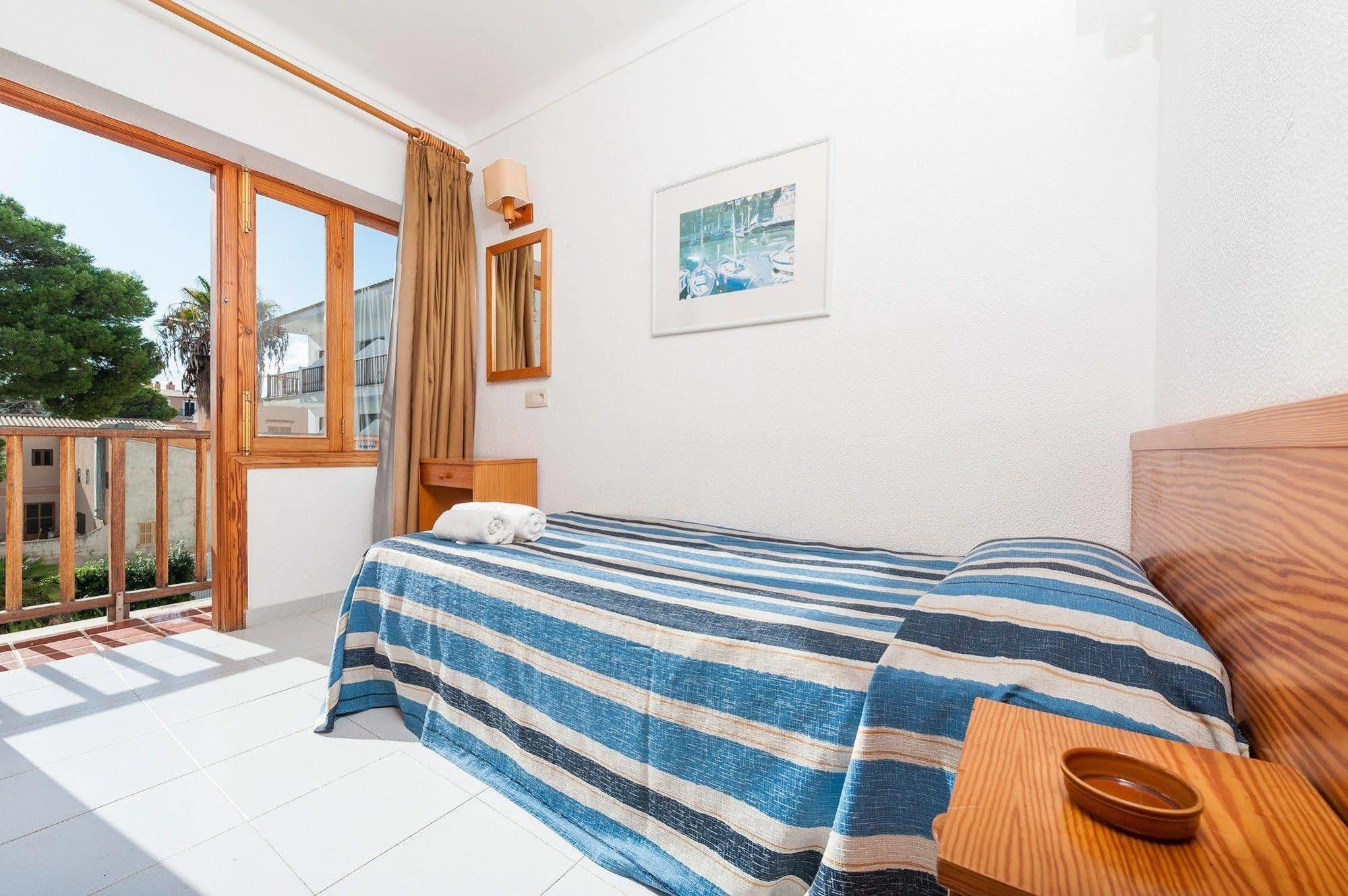 Hostal Casa Bauza Cala Ratjada  Exteriör bild