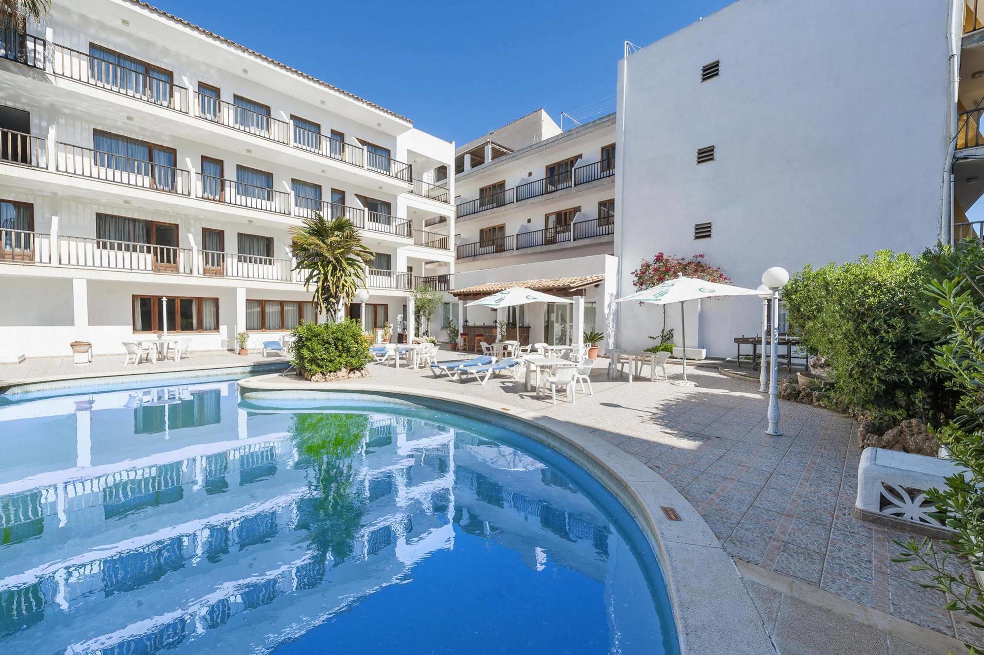 Hostal Casa Bauza Cala Ratjada  Exteriör bild